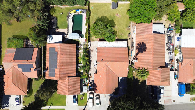 1459 Willowbrook Lane, Simi Valley CA: https://media.crmls.org/mediaz/2e40a62d-1f3d-41c6-93a9-ede2acab3e22.jpg