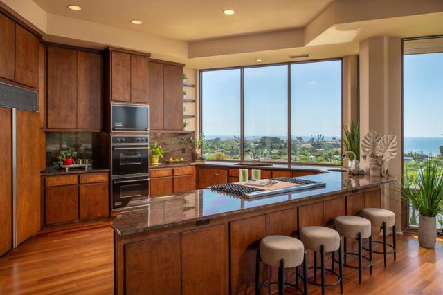 779 Barbara Ave, Solana Beach CA: https://media.crmls.org/mediaz/2e412e7d-8ed0-4dee-a11a-4f380ed24ac5.jpg