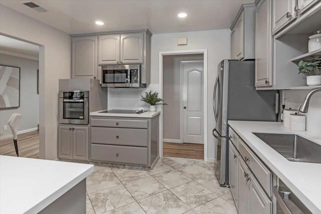 1018 Huntingdon Drive, San Jose CA: https://media.crmls.org/mediaz/2e4159a4-e392-4150-90c7-75282f22e6e9.jpg
