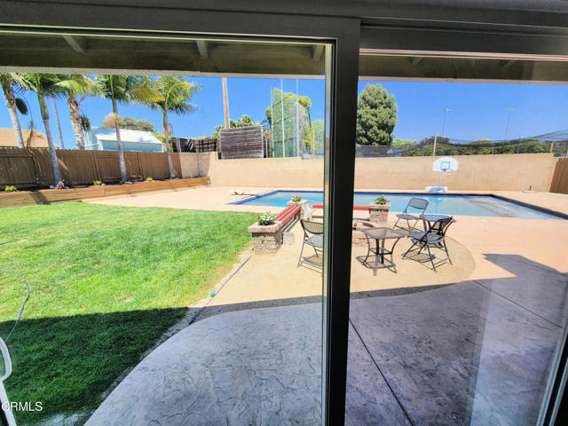 6673 Sora Street, Ventura CA: https://media.crmls.org/mediaz/2e41ca7b-fb58-4088-a3a2-3dec35bca897.jpg