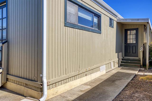 2395 Delaware, Santa Cruz CA: https://media.crmls.org/mediaz/2e424b47-04bd-4862-9d91-039cfe4b6c20.jpg