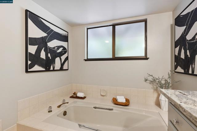 5104 Alhambra Valley Rd, Martinez CA: https://media.crmls.org/mediaz/2e4337e9-400e-472a-9fc5-a85bdb26d7f5.jpg