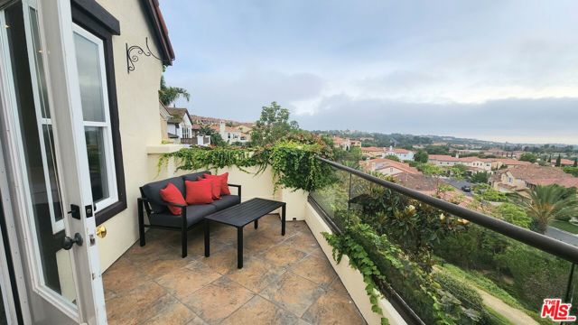 5 Marisol, Newport Coast CA: https://media.crmls.org/mediaz/2e444da4-aa77-420a-929d-4b131a7c2957.jpg