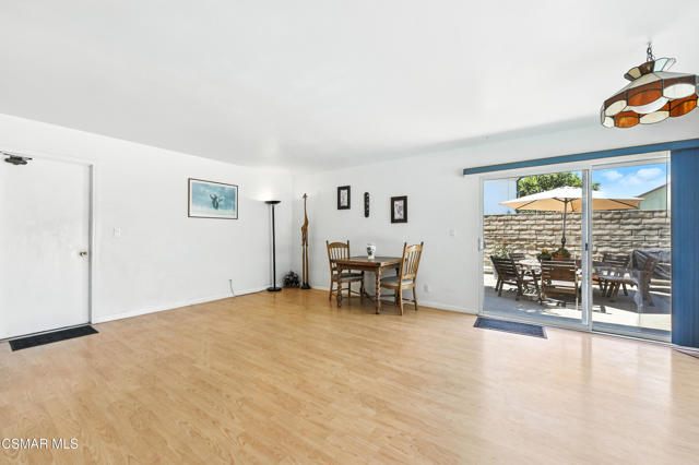 1589 N Alva Circle, Simi Valley CA: https://media.crmls.org/mediaz/2e4473ce-fe79-40cf-89e7-bf9953e327ed.jpg