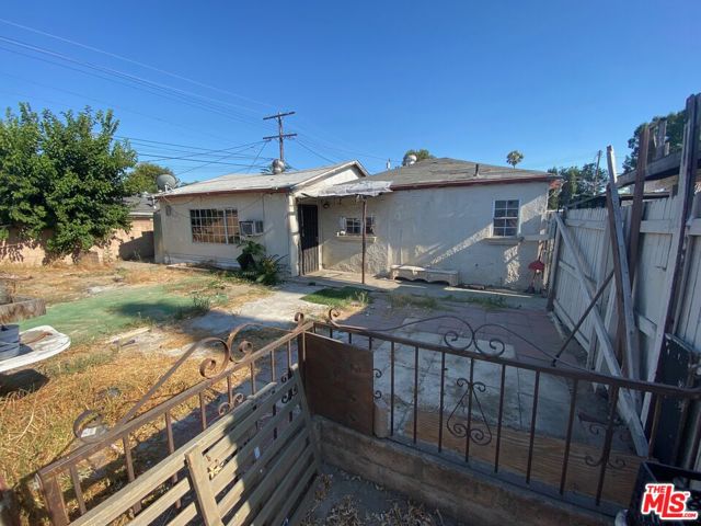 6624 Farmdale Avenue, North Hollywood CA: https://media.crmls.org/mediaz/2e44afa7-47f5-4f2c-953e-a8ff822486f0.jpg