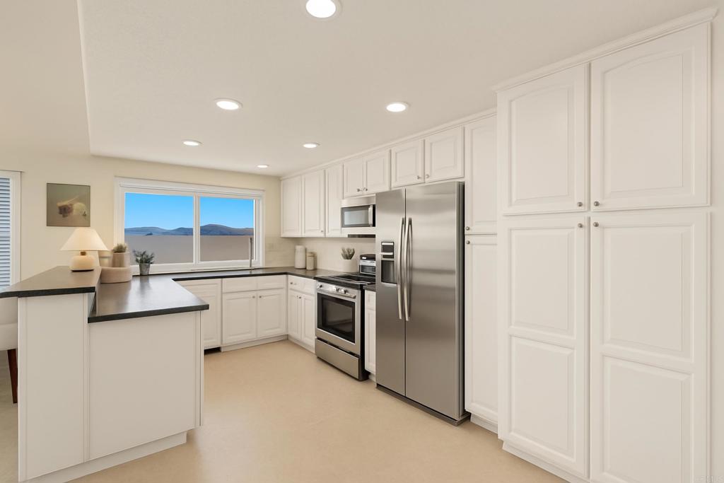 12388 Reata Court - photo 17
