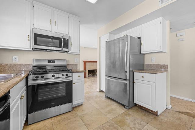 Detail Gallery Image 12 of 37 For 1531 Max Ave, Chula Vista,  CA 91911 - 4 Beds | 2/1 Baths