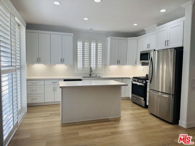 18802 Electra Court, Canyon Country CA: https://media.crmls.org/mediaz/2e45e3f4-8e71-465d-b4f5-af0f077f4d1d.jpg