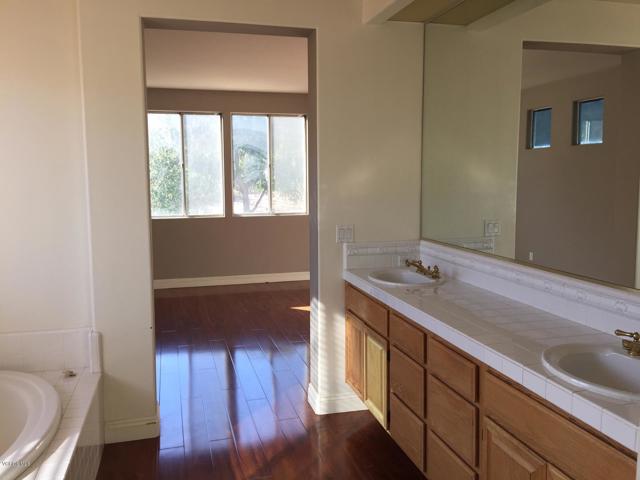 Detail Gallery Image 14 of 17 For 3808 Sunsetridge Rd, Moorpark,  CA 93021 - 4 Beds | 3 Baths