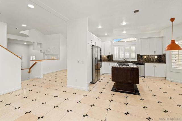 7175 Calabria Ct., San Diego CA: https://media.crmls.org/mediaz/2e46912c-68a5-4962-9d8d-7c703e4e817f.jpg