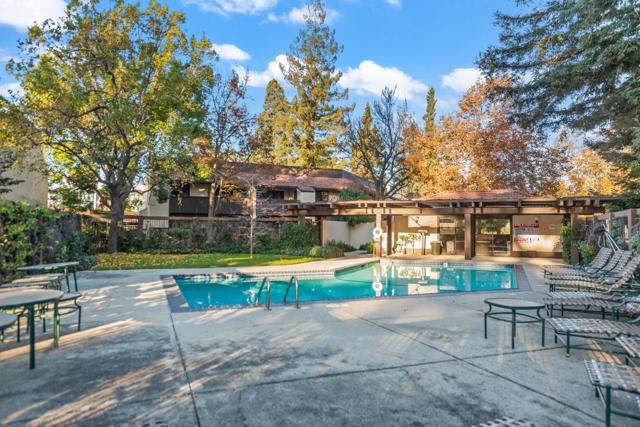 999 W Evelyn Terrace, Sunnyvale CA: https://media.crmls.org/mediaz/2e46bdac-dbf6-4c47-beaa-d5a0787c9509.jpg