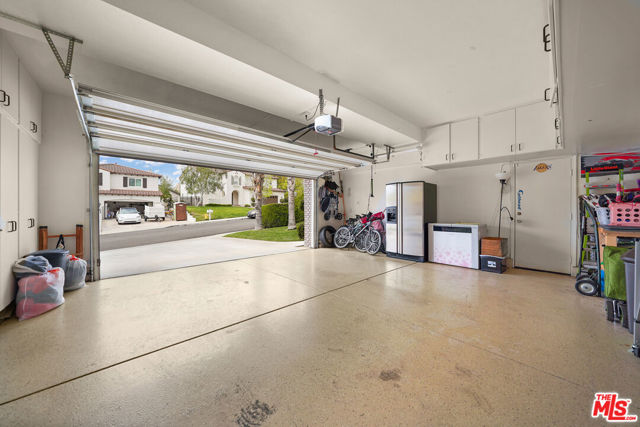 26505 Thackery Lane, Stevenson Ranch CA: https://media.crmls.org/mediaz/2e472af6-5ca5-475a-9534-bf88b82d5a8f.jpg