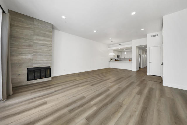 Image 10 of 41 For 2601 Broadmoor Drive 2