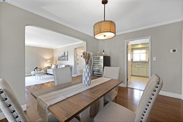 297 Lorraine Blvd, San Leandro CA: https://media.crmls.org/mediaz/2e480d45-6cab-49aa-9c54-a3e46b5e7863.jpg
