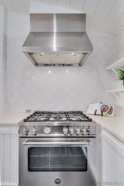 4154 Hill St, San Diego CA: https://media.crmls.org/mediaz/2e491984-baed-455c-bbd3-54614810bc7c.jpg