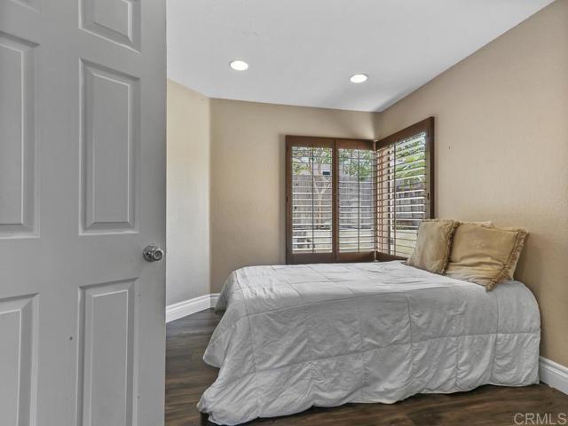 1216 Woodview Drive, Oceanside CA: https://media.crmls.org/mediaz/2e495682-9fa5-4f49-b675-24e8f90c5640.jpg