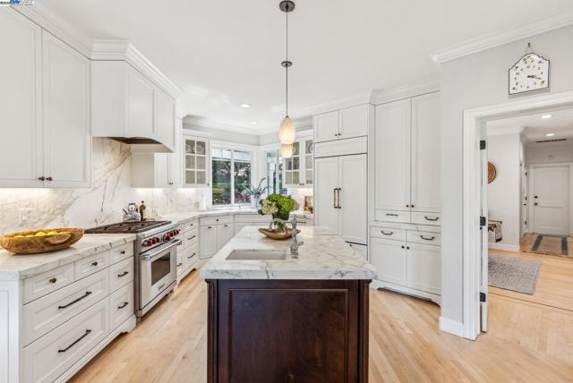 1617 Campesino Ct., Alamo CA: https://media.crmls.org/mediaz/2e499e29-f257-445d-bd5d-9aa8eff4e6ab.jpg