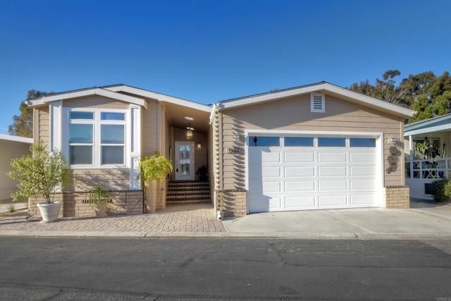 5188 Don Rodolfo Drive, Carlsbad CA: https://media.crmls.org/mediaz/2e49a772-73b5-49c8-bfc0-fed73269f177.jpg