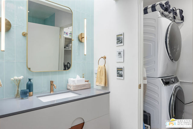 1821 Sandcliff Road, Palm Springs CA: https://media.crmls.org/mediaz/2e49ae05-b36d-4c3f-8260-fd6bfe60474c.jpg