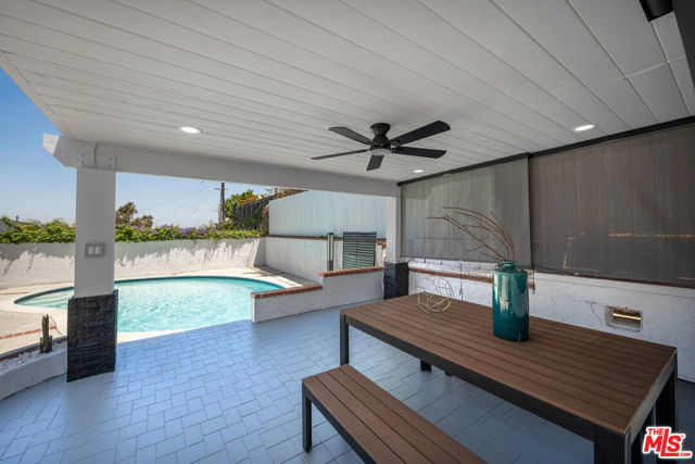 2733 Grand Summit Road, Torrance CA: https://media.crmls.org/mediaz/2e49d84f-83b3-44a9-b98e-b3ac28789c3b.jpg