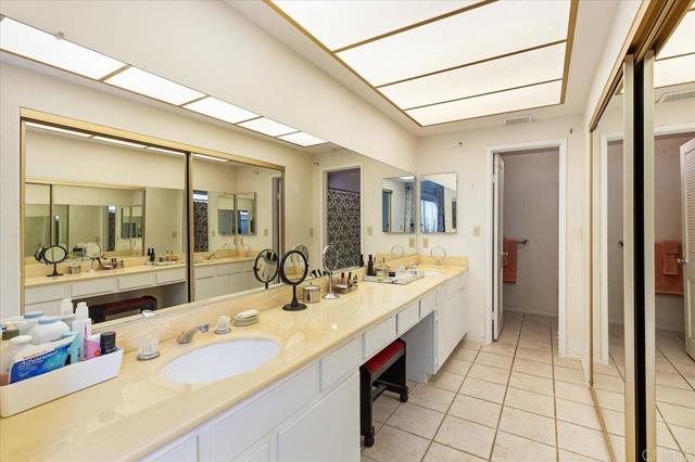 1209 La Verde Lane, San Marcos CA: https://media.crmls.org/mediaz/2e4aa969-7738-497d-9d26-dba7e5402b10.jpg