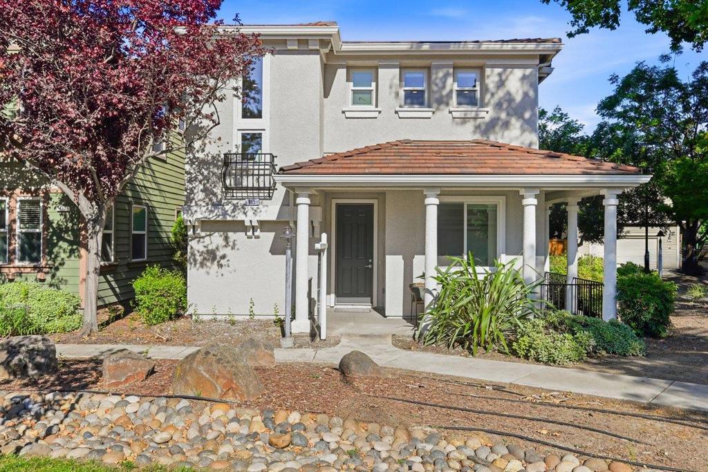 645 Woodland Terrace