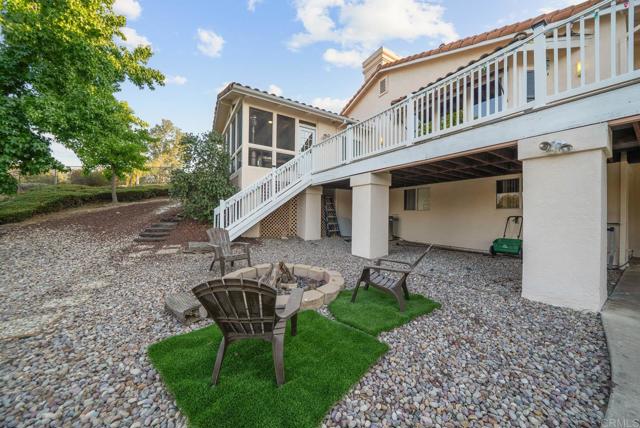15425 Vista Vicente Dr, San Diego CA: https://media.crmls.org/mediaz/2e4b35b9-a95c-4cfd-bbeb-6f25ca838796.jpg