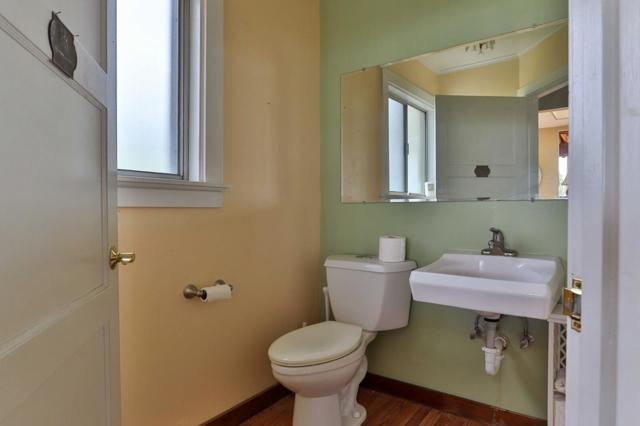 4980 Paradise Drive, Tiburon CA: https://media.crmls.org/mediaz/2e4c37c6-76e8-439f-9156-d4f767f69389.jpg