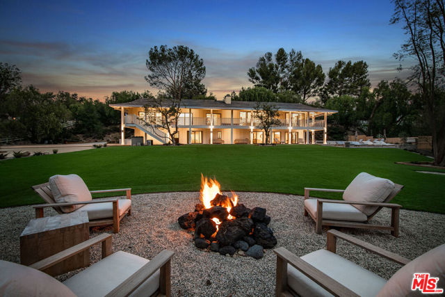 25010 Jim Bridger Road, Hidden Hills CA: https://media.crmls.org/mediaz/2e4cbb3d-b24c-454a-ac6c-aaa8e11c8a2b.jpg