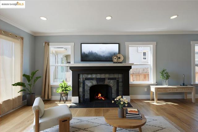 2427 67th Ave, Oakland CA: https://media.crmls.org/mediaz/2e4cbbd3-c154-4b3a-91ff-c6137284beb4.jpg