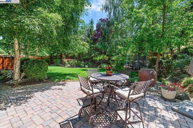3761 SMALLWOOD COURT, Pleasanton CA: https://media.crmls.org/mediaz/2e4e6eef-04b5-4388-82fd-9b822bccf251.jpg