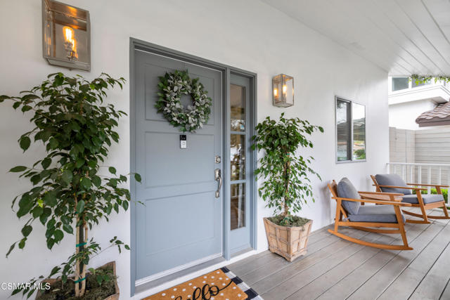 1581 Covington Avenue, Westlake Village CA: https://media.crmls.org/mediaz/2e4f77e2-42a3-4fe5-8bed-fd5e4441d7cc.jpg