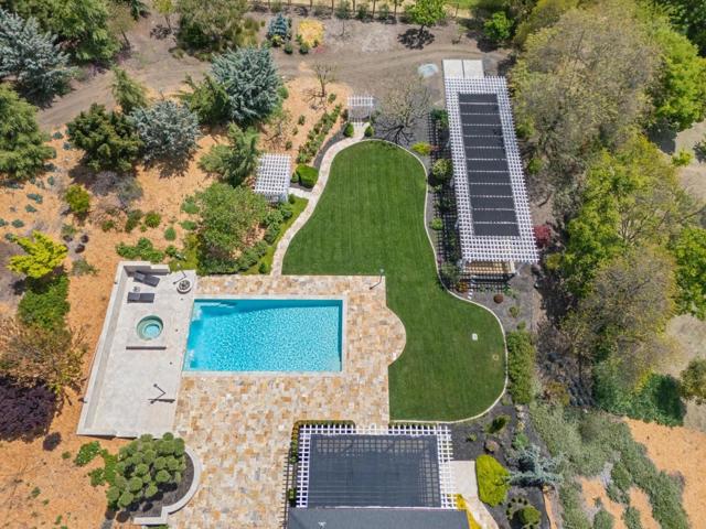 9540 Via Del Oro, Gilroy CA: https://media.crmls.org/mediaz/2e4f8a21-a7bc-4c8f-a04c-e3ffba31aa76.jpg