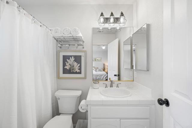 Detail Gallery Image 20 of 61 For 330 Skyline, Vista,  CA 92084 - 5 Beds | 4 Baths