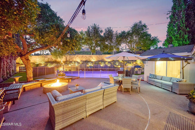 26007 Philrich Circle, Calabasas CA: https://media.crmls.org/mediaz/2e5064f5-10d1-4fff-883f-1018fee87ec7.jpg