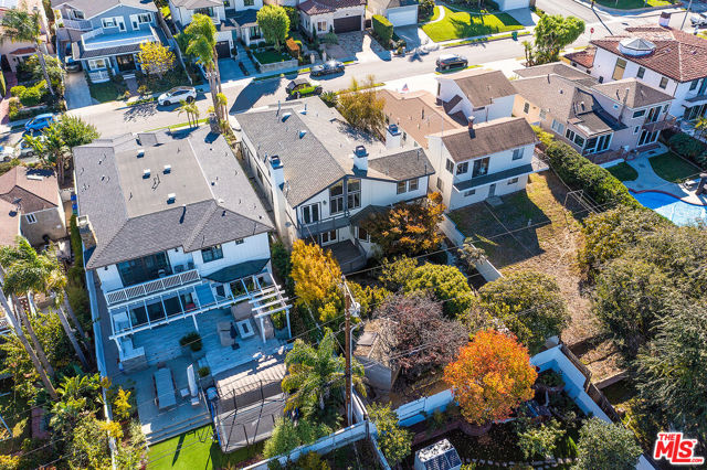 1417 18Th Street, Manhattan Beach, California 90266, 4 Bedrooms Bedrooms, ,2 BathroomsBathrooms,Residential,Sold,18Th,21100831