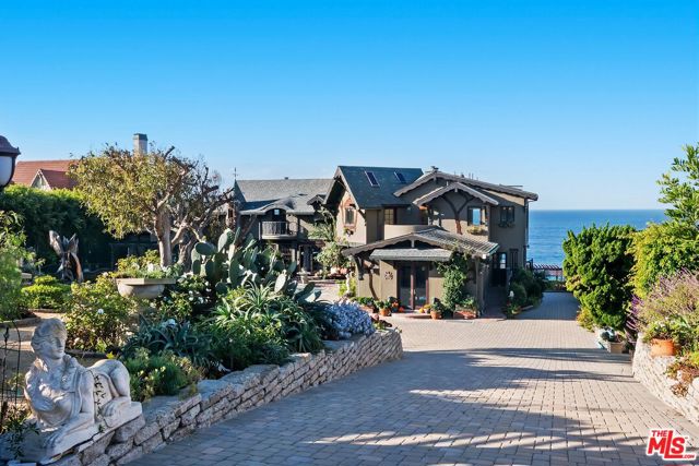 7007 Birdview Avenue, Malibu CA: https://media.crmls.org/mediaz/2e51affe-4695-4699-9a85-eb17e5b98f2c.jpg