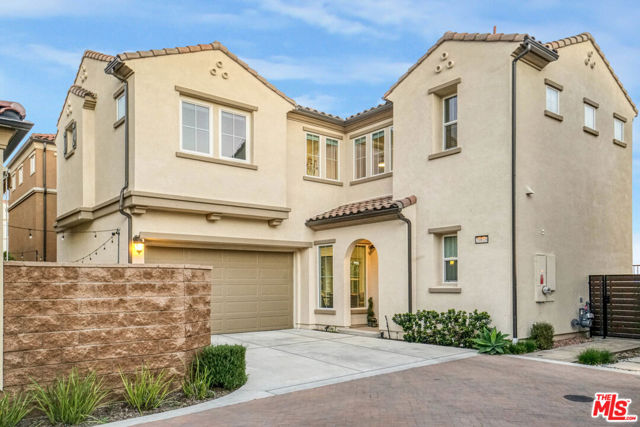 20818 W Bur Oak Circle, Porter Ranch CA: https://media.crmls.org/mediaz/2e51da24-4c5e-40b7-b412-a155f6d7aa16.jpg