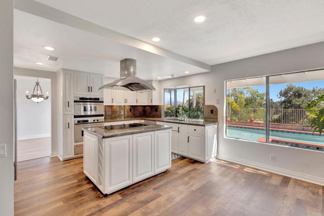1211 Countrywood Lane, Vista CA: https://media.crmls.org/mediaz/2e526d24-b5b4-4bb9-a854-8ad2c06c8586.jpg