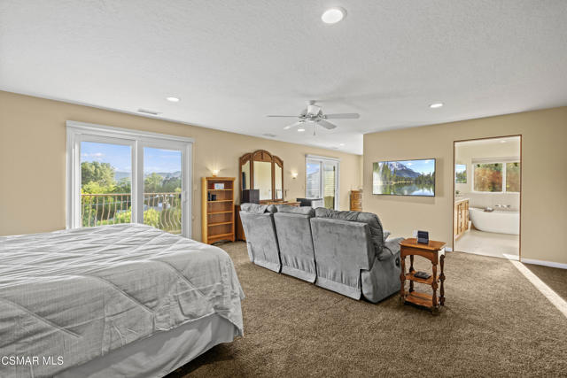554 Lone Oak Drive, Thousand Oaks CA: https://media.crmls.org/mediaz/2e528767-f872-49b9-b889-ceb6b61c054d.jpg