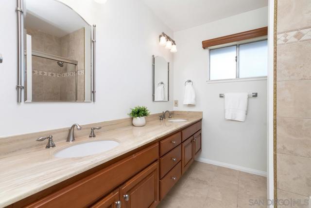 12847 Abra Pl, San Diego CA: https://media.crmls.org/mediaz/2e52d27c-8e58-4d84-a114-e30792e3324e.jpg