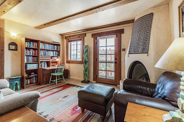 18 Asoleado Drive, Carmel Valley CA: https://media.crmls.org/mediaz/2e540e6b-30b9-4056-863c-916c2a470c6d.jpg