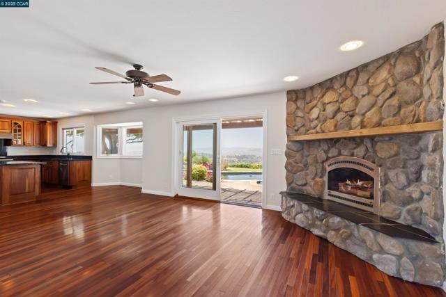 70 Sherburne Hills, Danville CA: https://media.crmls.org/mediaz/2e54208b-61b2-4812-ad62-ef539a2815e7.jpg