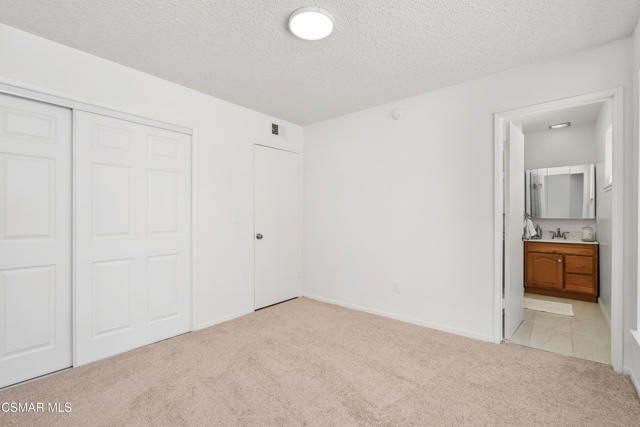 951 Tapies Court, Newbury Park CA: https://media.crmls.org/mediaz/2e54359e-4aa0-4307-98ea-68af11e2fb6f.jpg