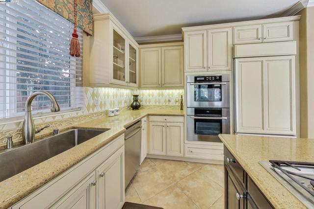 Image 15 of 53 For 3851 Silvera Ranch Dr