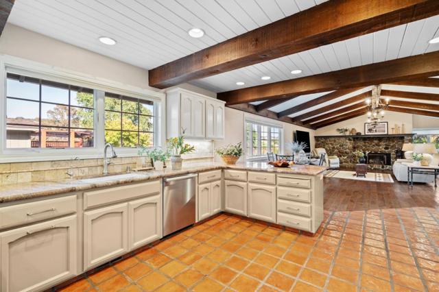 9900 Walter Welsher Court, Gilroy CA: https://media.crmls.org/mediaz/2e551437-5815-45bf-9b82-24eee3f6089c.jpg