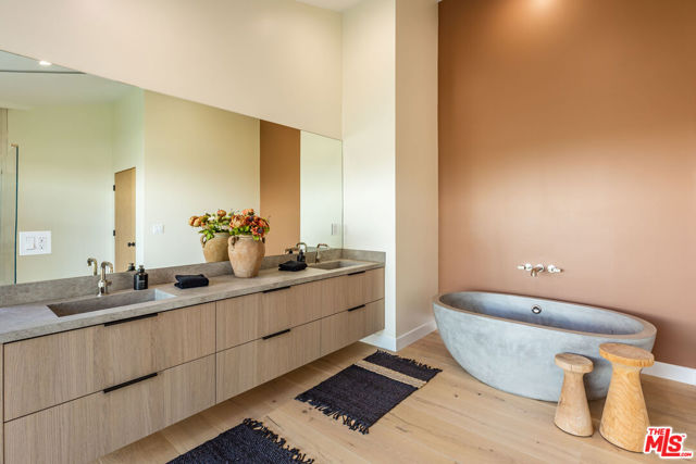 5259 Lewis Road, Agoura Hills CA: https://media.crmls.org/mediaz/2e552064-b353-4730-9eb2-64d99afc7d1a.jpg