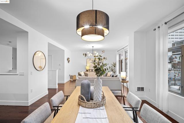 438 W Grand Ave, Oakland CA: https://media.crmls.org/mediaz/2e5528cf-aec3-4e30-b152-f6be5e0fcd92.jpg