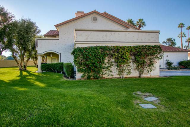 115 Desert Falls Dr. East E Drive, Palm Desert CA: https://media.crmls.org/mediaz/2e57114d-679c-439e-9820-7aaf4442a494.jpg
