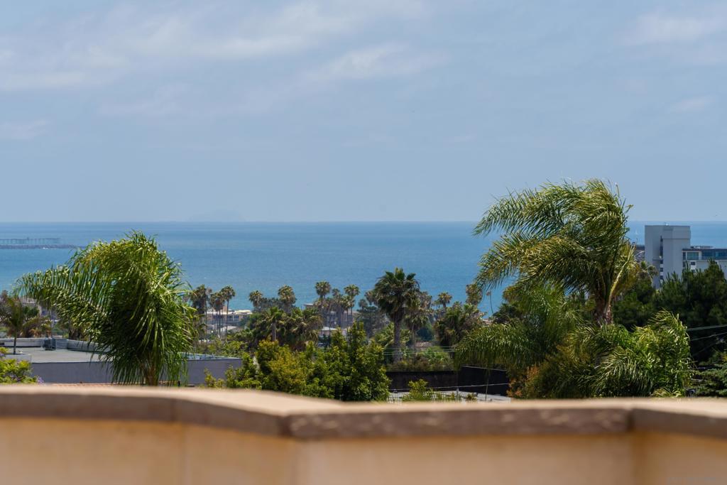 https://media.crmls.org/mediaz/2e5727ed-df5a-436c-92b3-d00867ea23cf.jpg?preset=X-Large